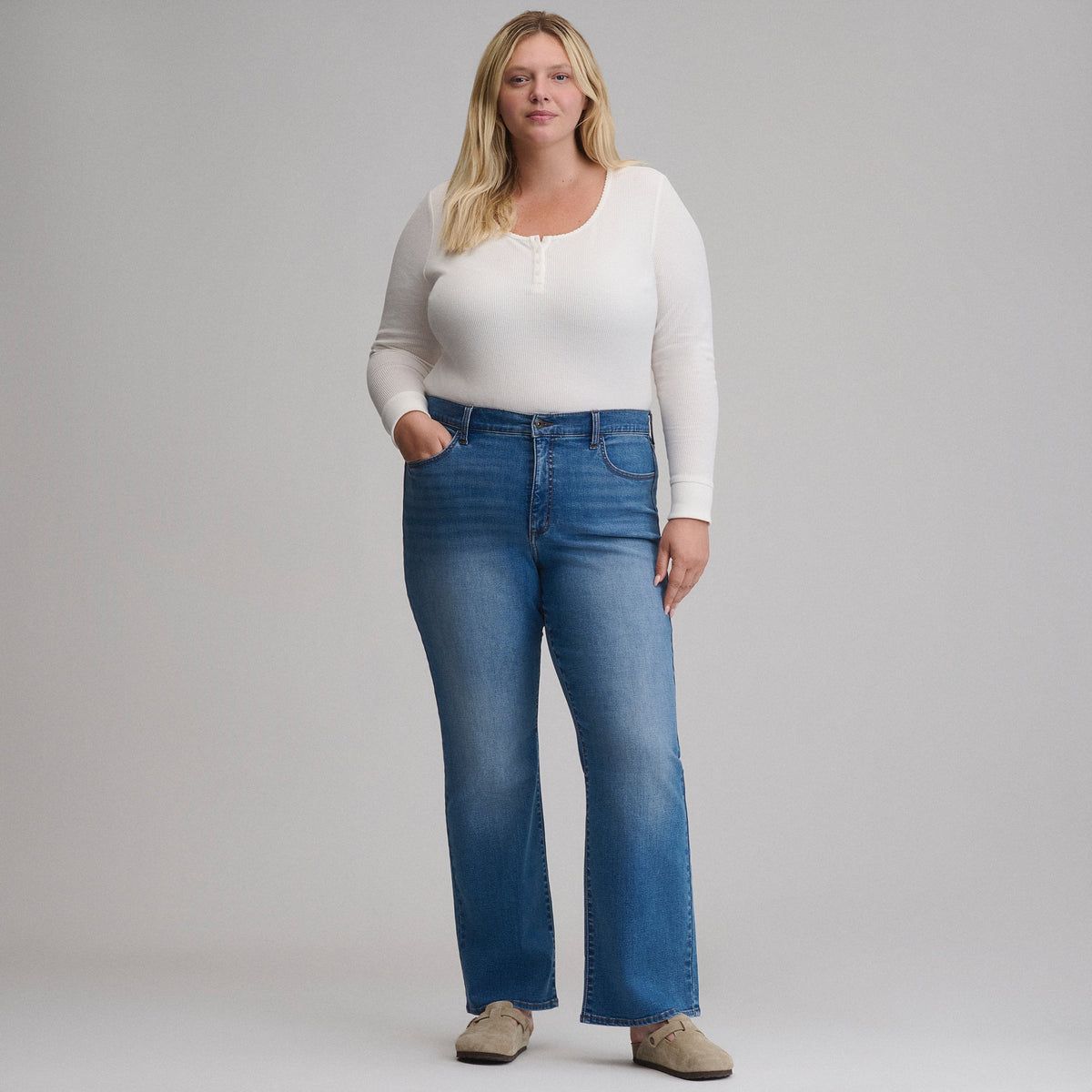 Women's Venture Stretch High-Rise Bootcut Jeans