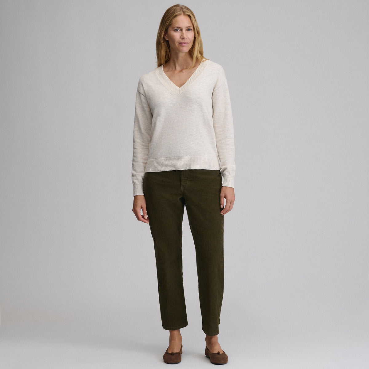 Women's Everyday V-Neck Sweater - Tipped Collar